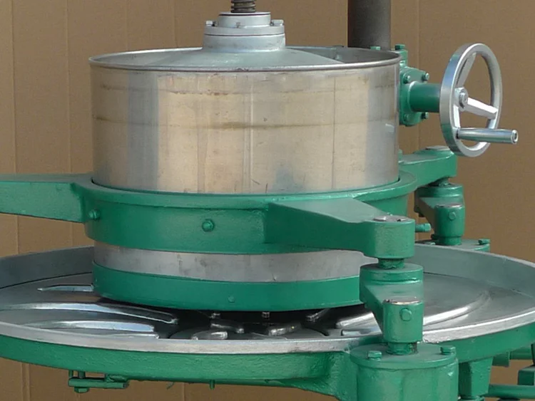 Bàn bánh cuốn trà