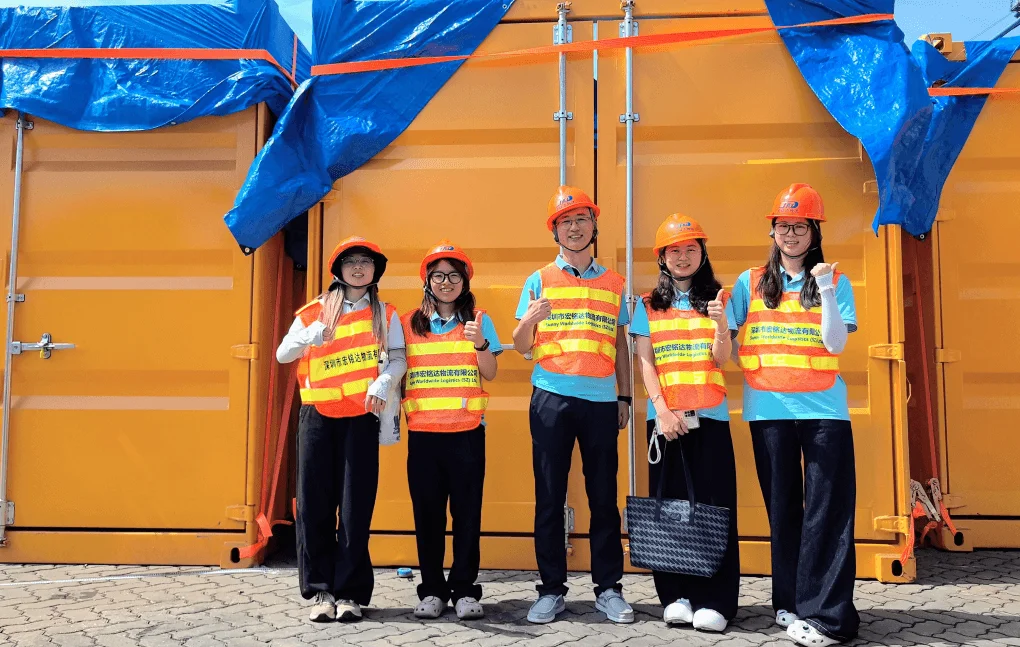 Cina  Spedizionatore di merci