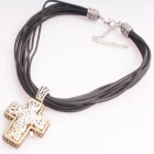 China Black Leather Cords Cross Pendant Necklace Hersteller