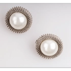 Çin Hot Sale Simple Wearing White Pearl Earrings Stud For Girls Jewelry Display üretici firma