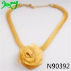 China meaningful rose pendant gold statement necklace N90392 manufacturer