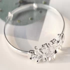 China Fashion Sliver Bracelet with Carve Flower for Woman Gift manufacturer