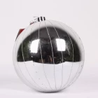 Chine Boule de décoration de Noël extérieure d’incassable en plastique grande taille fabricant