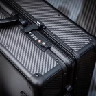 Çin 2019 factory supply 100% real carbon fiber trolley luggage suitcase üretici firma
