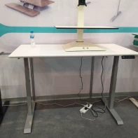 चीन CE प्रमाणित ऊंचाई समायोज्य डेस्क बैठो स्टैंड कार्यालय फर्नीचर उत्पादक