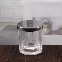 porcelana Fábrica directa venta al por mayor claro votive titulares pequeñas jarras de vela con cubierta de metal fabricante