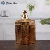 porcelana Venta al por mayor de vasos de vidrio de oro decorativos candelabros con tapa de cúpula fabricante