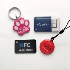 الصين عينة مجانية من سلاسل المفاتيح الإيبوكسي RFID NFC الموجودة في قاعدة المفتاح علامة إيبوكسي لمشاركة الوسائط الاجتماعية وبطاقة التحكم في الوصول الصانع