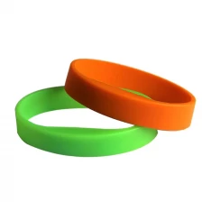 China slim silicon MIFARE-4K S70 RFID wristband for employee access manufacturer