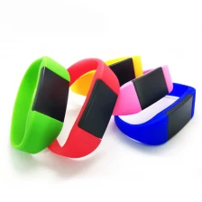 porcelana Pulsera personalizada personalizada personalizada de 125 kHz RFID pulsado RFID EM4100/TK4100/T5577 UNCHC Silicona para nadar pobre fabricante