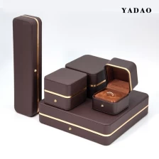Κίνα yadao έτοιμο για αποστολή κουτί συσκευασίας κοσμημάτων κουτί σετ σε καφέ χρώμα στρογγυλό γωνιακό κουτί με κουμπωτή διακόσμηση κατασκευαστής