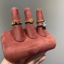 Κίνα Πολυτελή βελούδινα δαχτυλίδια επίδειξης δαχτυλιδιών επίδειξης δαχτυλιδιών κατασκευαστής