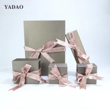 China Joias sob medida colar de pérolas embalagem luxuosa caixa com design de aba fabricante