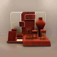 Cina set di esposizione di gioielli in velluto marrone vetrina oggetti di scena set di gioielli stand display anello orecchino braccialetto  produttore