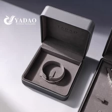 中国 高級PUレザージュエリーボックスプラスチックジュエリーパッケージcホルダーインサートバングルボックス メーカー