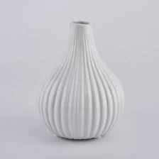 China 420ml matte white ceramic scented fragrance diffuser bottles manufacturer