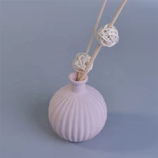 China Round Aroma Pink Ceramic Reed Diffuser Bottle Aromatherapy Room Decor manufacturer