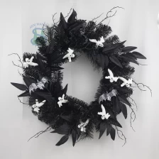 China Senmasine 24Inch white Ghost Halloween Wreath with spider black pine needle artificial leaves party decoration manufacturer
