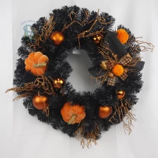 China Senmasine 24Inch halloween door decoration wreath with black pine needle pumpkin glitter branch manufacturer