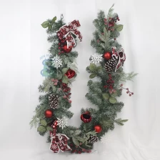 China Senmasine 6ft christmas garland with pinecone red berries branch pine needle bell ornaments bows party festival hanging decor manufacturer
