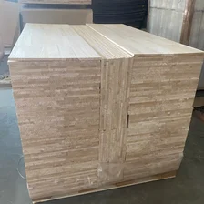 Chine Lattes de Paulownia à joint doigt, prix du bois, planches solides M3, planches jointées à doigt fabricant