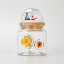 Chiny Wystrój domu Kreatywne szklane naczynie 15 uncji Pusty słoik na świece z drewnianą pokrywką producent
