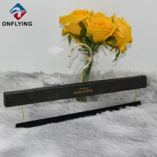 中国 豪華な耐久性のあるゴールドフックノンスリップパンツウッドハンガー中国メーカー メーカー