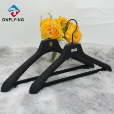 China Luxury Durable Black Rubber Coated Cloth Hanger Plastic China Manufacturer manufacturer