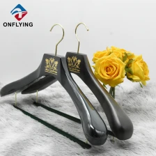 China Exquisite Luxury Durable Custom Logo Clothes Wooden Hanger China Supplier manufacturer