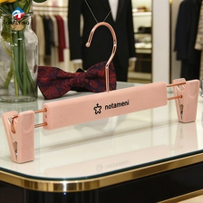 中国 High Quality Luxury Customized Plastic pink Velvet Hanger with logo Factory China - COPY - fvfvw0 メーカー