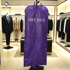 中国 耐用服装包装紫色无纺布连衣裙旅行袋带透明窗口制造商中国 制造商