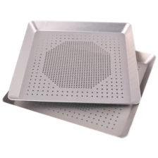 porcelana Horno de pizza de aluminio de grado alimenticio de la bandeja de la hoja de los utensilios para hornear de la bandeja de pizza perforada cuadrada de 8-16 pulgadas fabricante