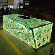 Chine Comptoir d'îlot de cuisine en pierre d'agate verte translucide rétro-éclairé, comptoir de bar en pierre semi-précieuse fabricant