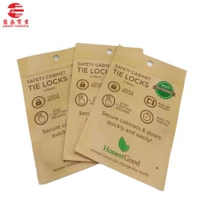 China Environmental Protection Kraft Packaging Bag Customized Three Side Seal Sealing With Zipper And Hanging Holes manufacturer