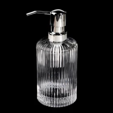 China Frasco de vidro transparente líquido recarregável para lavagem manual de cristal de marca própria com bomba prateada fabricante
