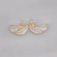 China Resin Gold Plated Brass Leaves Shaped Stud Earring. manufacturer