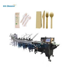 China Wegwerplepel Vork Mes Bestek Set Met Servet Verpakkingsmachine Houten Plastic Servies Kit Verpakkende Verpakkingsmachine fabrikant
