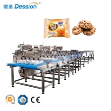 China Volautomatische koekjesverpakkingslijn loempiakoekjes wafelkoekje taartvoeding verpakkingsmachinelijn fabrikant