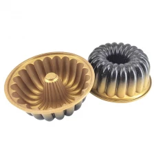 porcelana Moldes para hornear pasteles tipo Bundt estriado con corona francesa fabricante