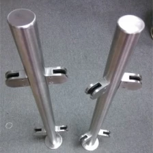 الصين 316 marine grade brushed stainless steel glass balustrade posts with glass clamps and cap plates الصانع