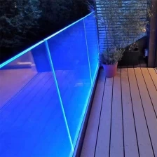 Chine Deck Outdoor LED Verre Railing Fradente Aluminium U Channel Verre Verre Balustrade Balcon Clâpez la barre de verre avec lumière LED fabricant
