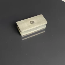 China Copo de aço inoxidável de 180 graus ao conector inline de vidro fabricante