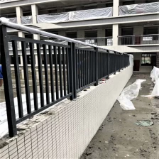 Chiny nowoczesne wzornictwo systemów balustrad aluminiowych lakierowanych na czarno producent