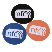 porcelana Etiquetas RFID impermeables Etiqueta mini anti-metal regrabable pequeñas pegatinas baratas NFC 13.56Mh fabricante