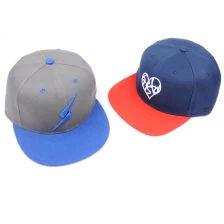 China Latest oem price wholesale bulk plain snapback caps/hats manufacturer