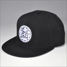الصين التطريز المسطح snapback قبعة سوداء الصانع