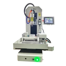Cina High Precision Mini Metal 5 Axis 3D Cnc Milling Router Machine produttore