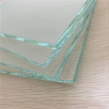 Chine Prix des ultra verre clair de 10mm dans la Chine, usine de verre de faible teneur en fer de 10mm en Chine, 10mm haute transparence verre extra clair fabricant