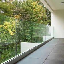 porcelana Barandilla de balcón de vidrio de canal U de aluminio montado en el piso, barandilla de vidrio sin marco fabricante