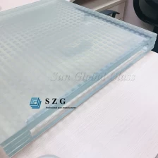 China 12 + 1.52 SGP + 12 + 1.52 SGP + 12 + 1.52 SGP +12 vidro laminado temperado antiderrapante de baixo ferro, vidro antiderrapante ultra claro de 52.56mm, vidro laminado antiderrapante de 4 camadas fabricante
